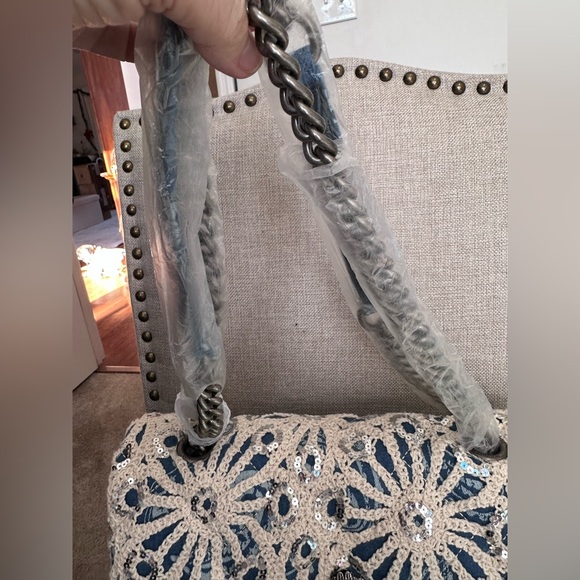 Kurt Geiger Blue & White Lace shoulder bag- with dust bag - Picture 3 of 16